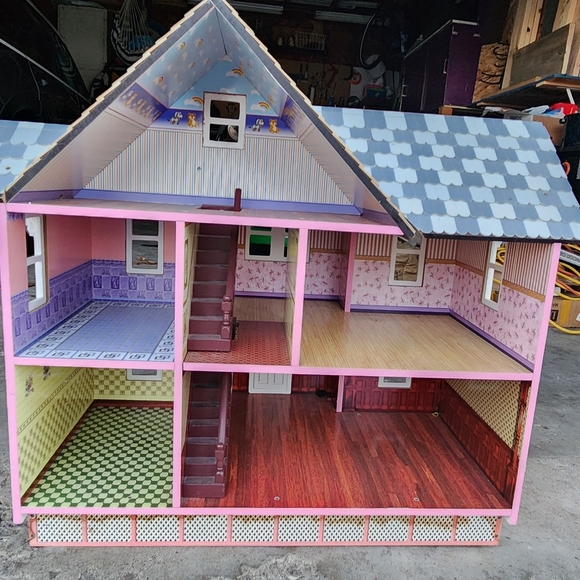 Doll House - Picture 3 of 3